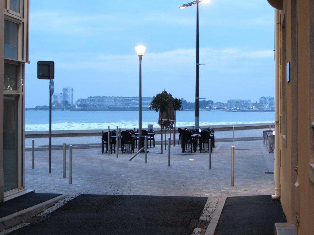Hotel & Cantine De La Plage Les Sables-d'Olonne Exterior photo