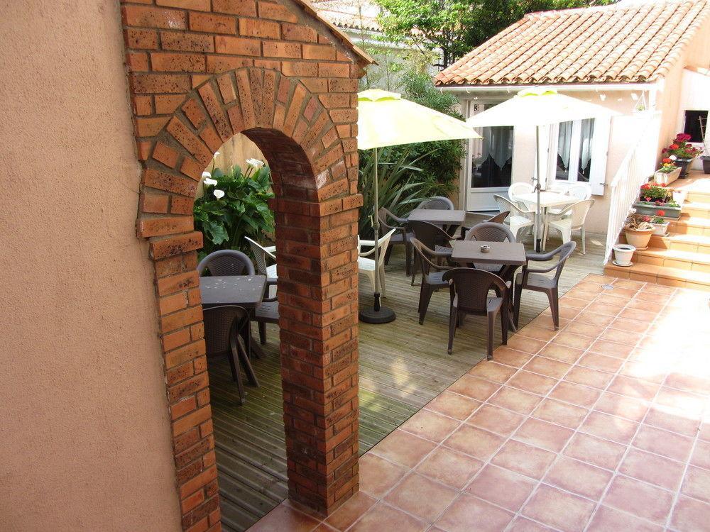 Hotel & Cantine De La Plage Les Sables-d'Olonne Exterior photo